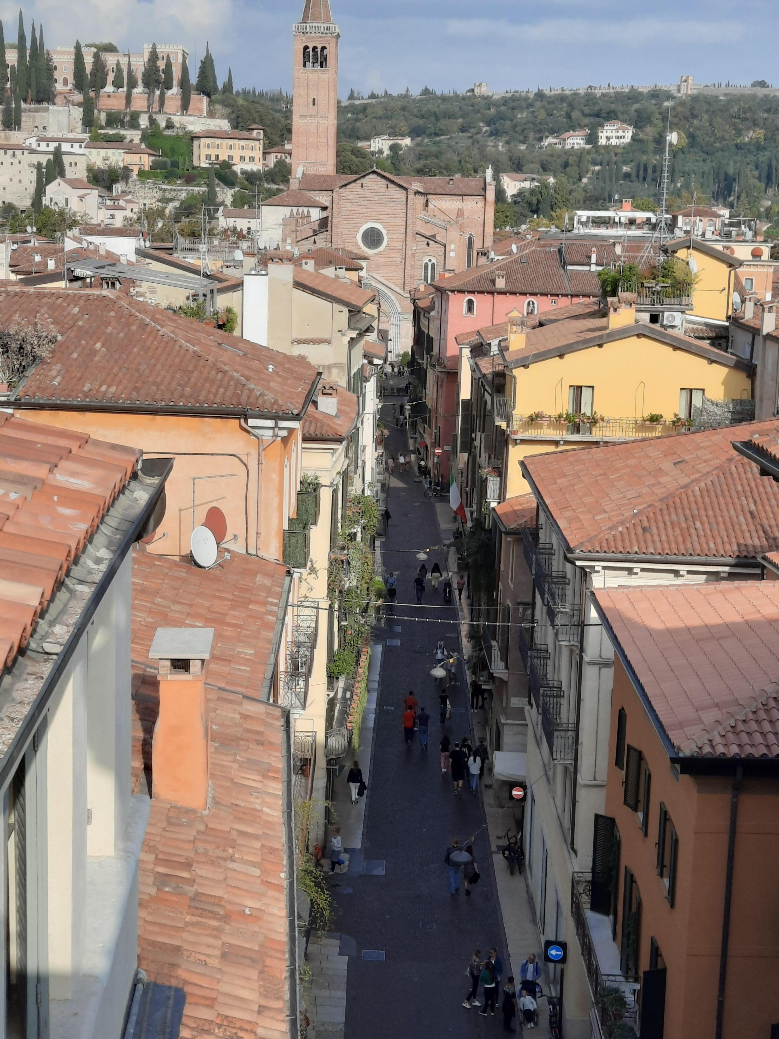 Blick vom Dach des Museo Maffei Richtung Sant'Anastasia