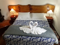 Cama com largura queen size mas com tamanho casal