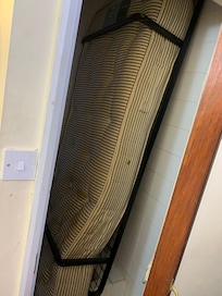 Une douche génial !! Et non un lit à l’intérieur....