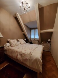 Queen bedroom