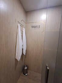 Das ist kein richtiges Badezimmer :-((