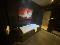 Villa 24 bathroom