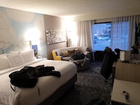 Chambre avec lit king et divan-lit