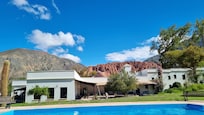 Jardim com piscina e linda vista