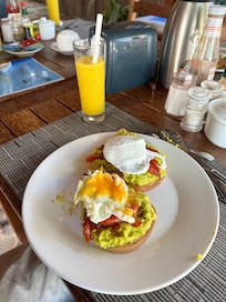 Breakfast green toast option