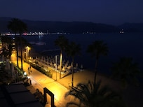 Vue du balcon de nuit !