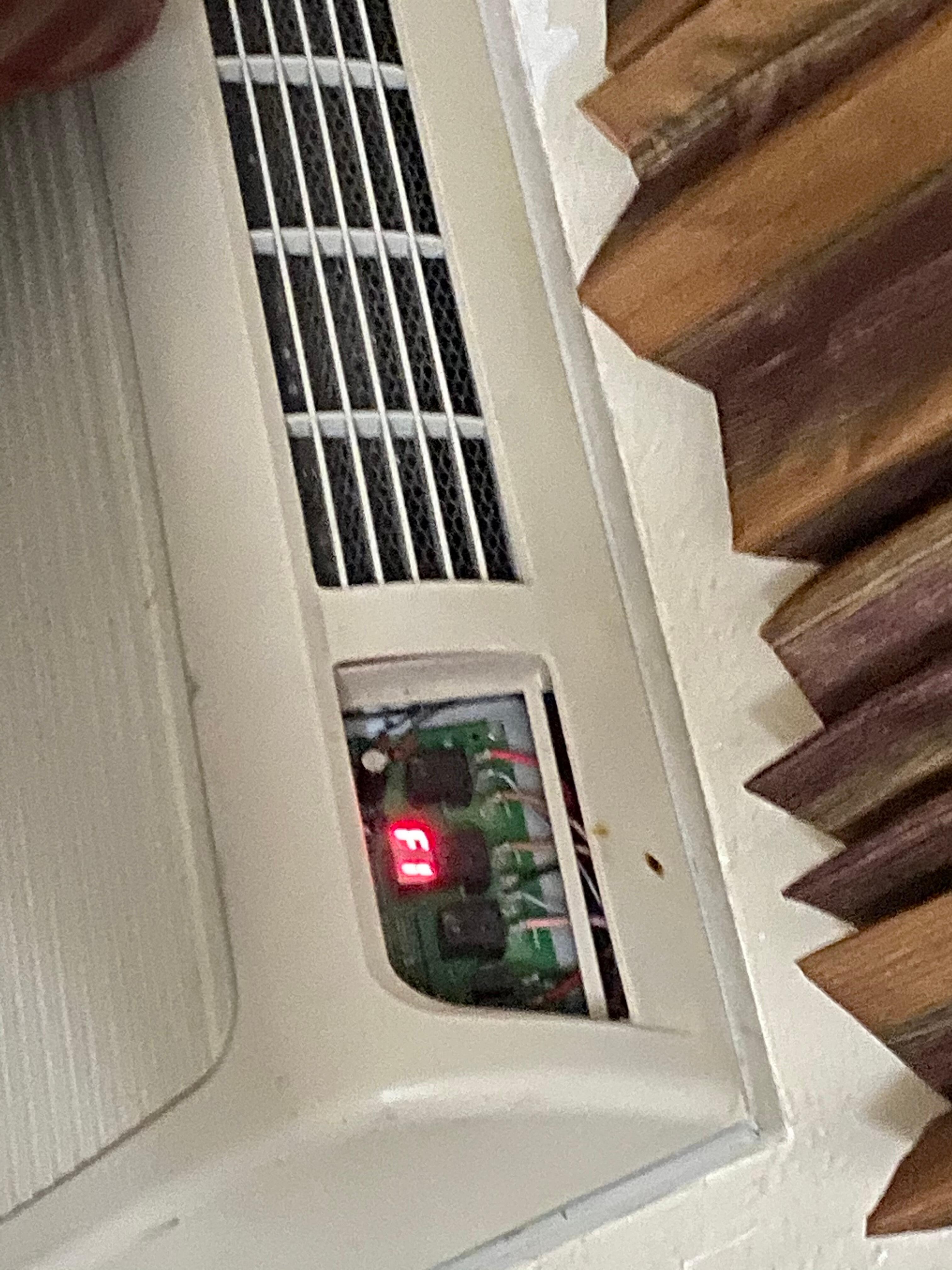 No tiene ni el teclado para regular
