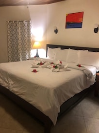 Garden view romantic 1 bed