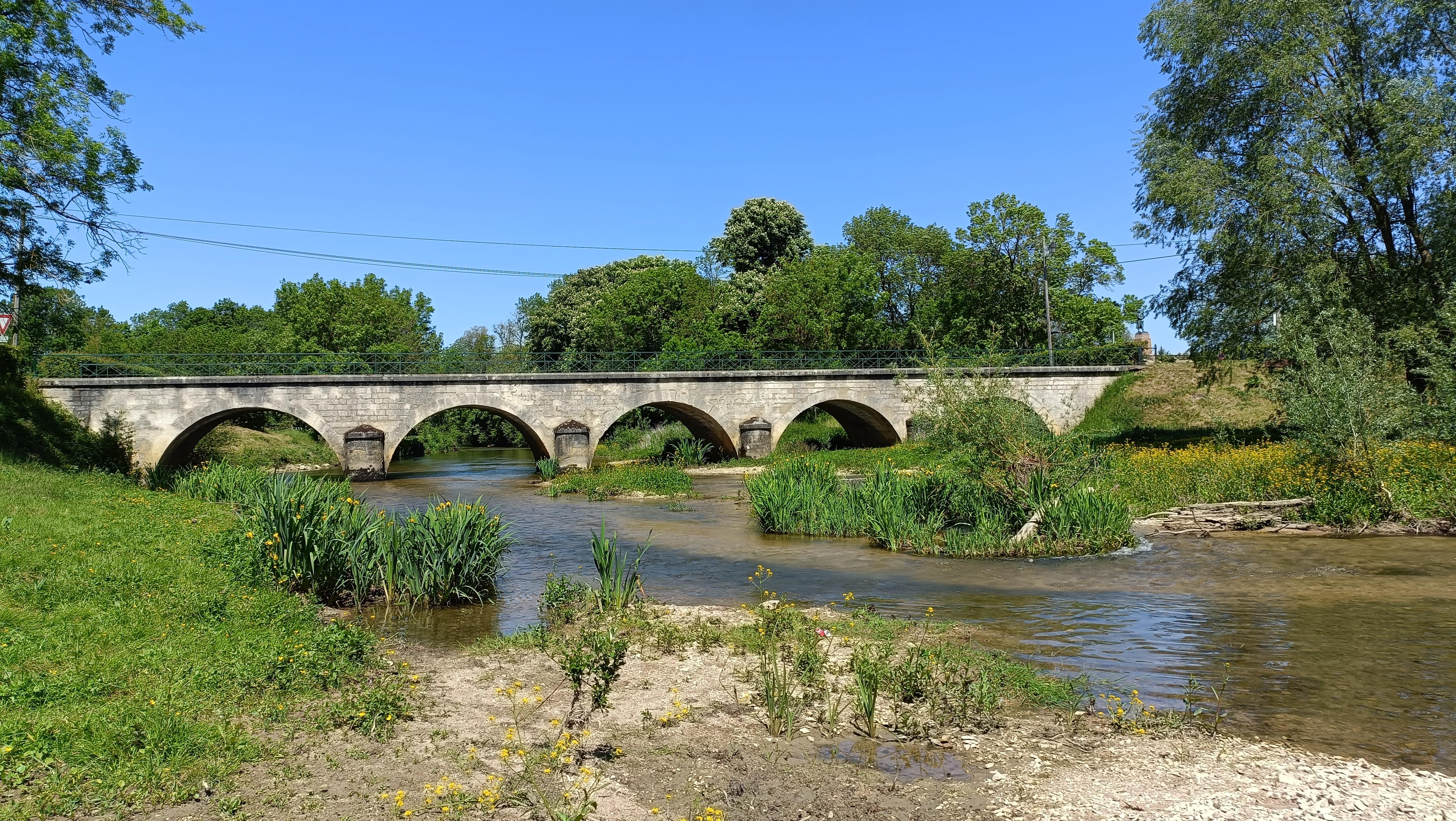 Along the river Serein