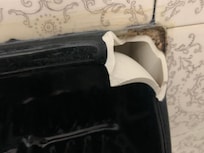 淋浴间的破洞