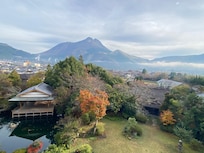 room with beautiful and awesome mountain view
