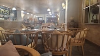 조식 먹는곳이고 커피 맥주 먹으며 쉴수 있어요