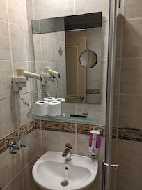 ieni mini badkamertje