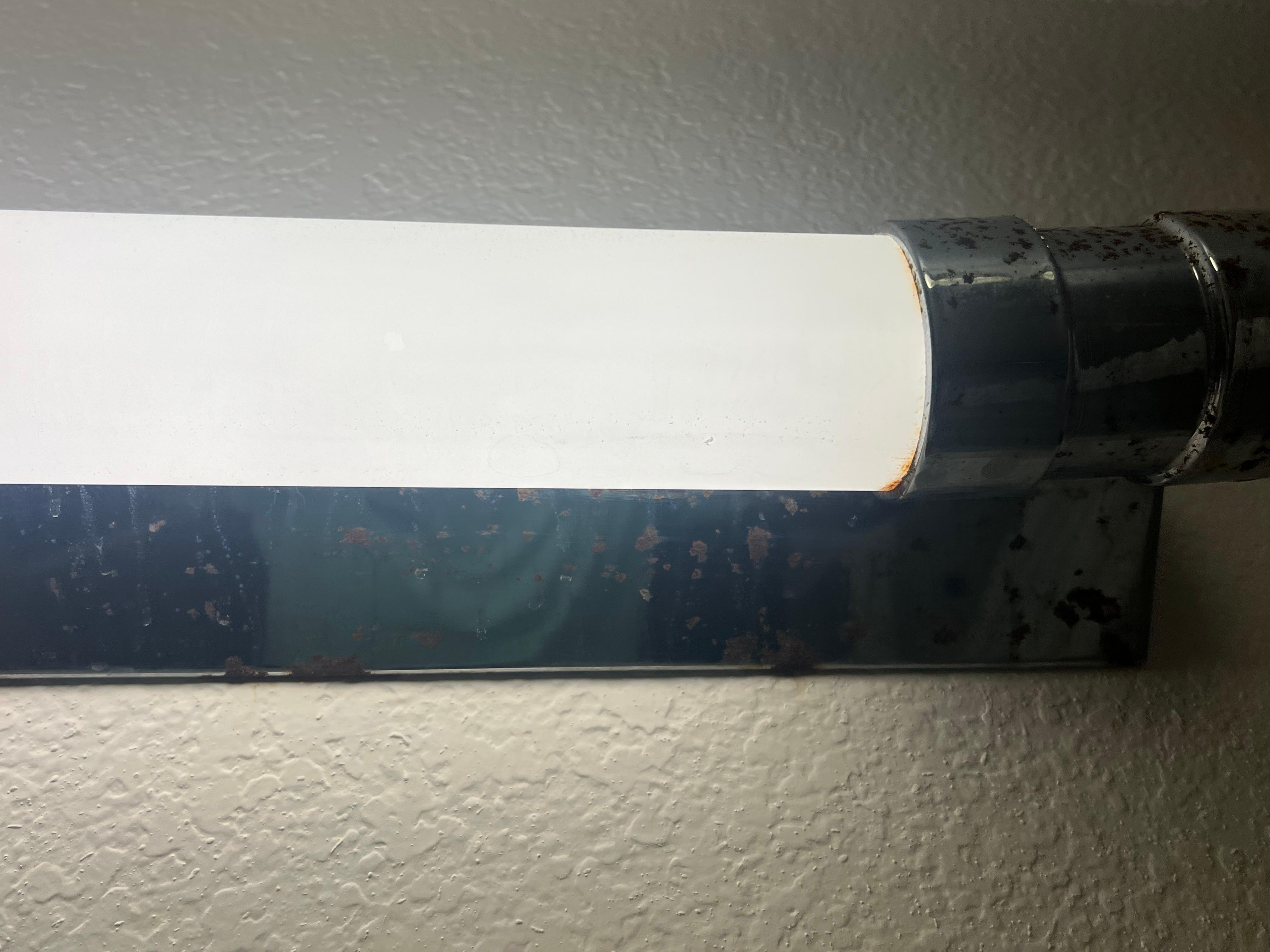 Bathroom light fixture 2