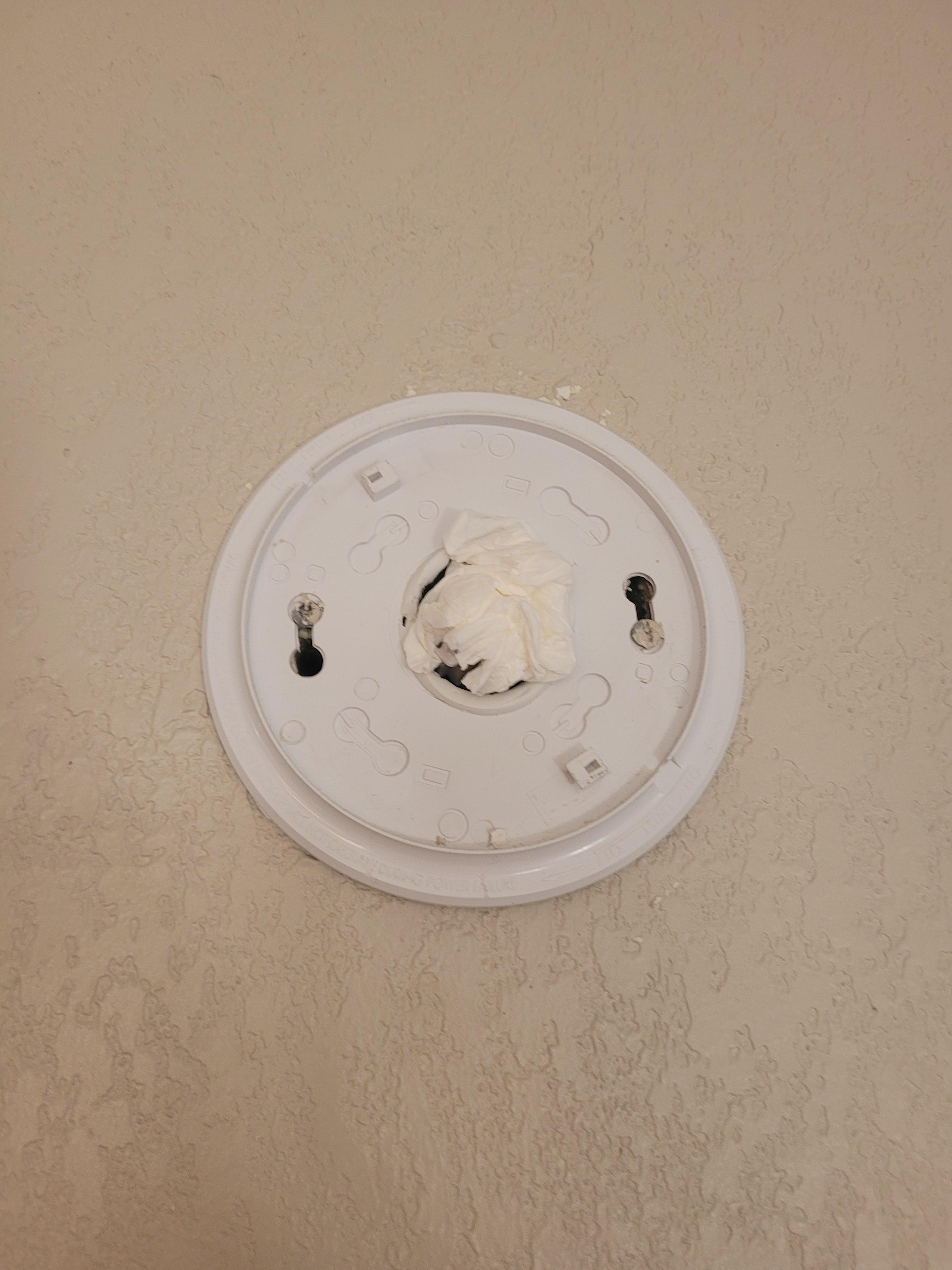 Missing smoke detector 