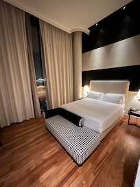 Port view room
