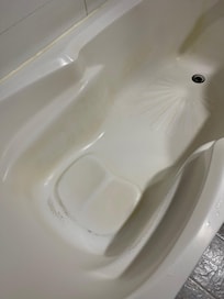 Bathtub needs renovation