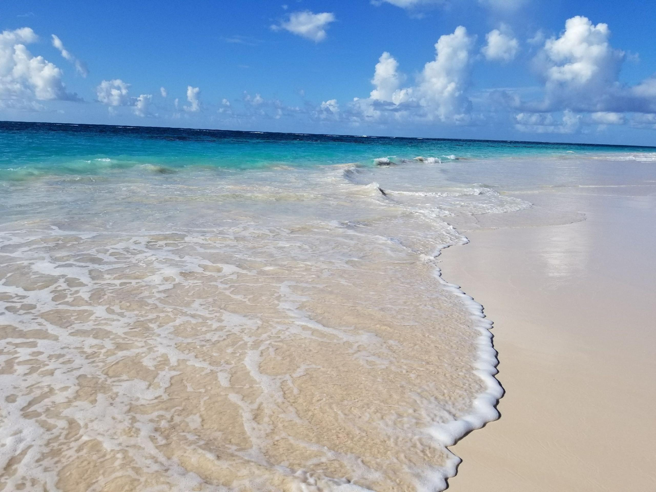 Elbow Beach Resort- spectacular beach