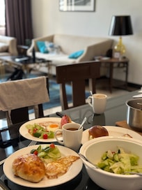 Make breakfast at the apartment