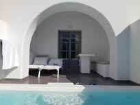 Blick vom Privatpool zum Zimmer