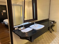 bathroom2