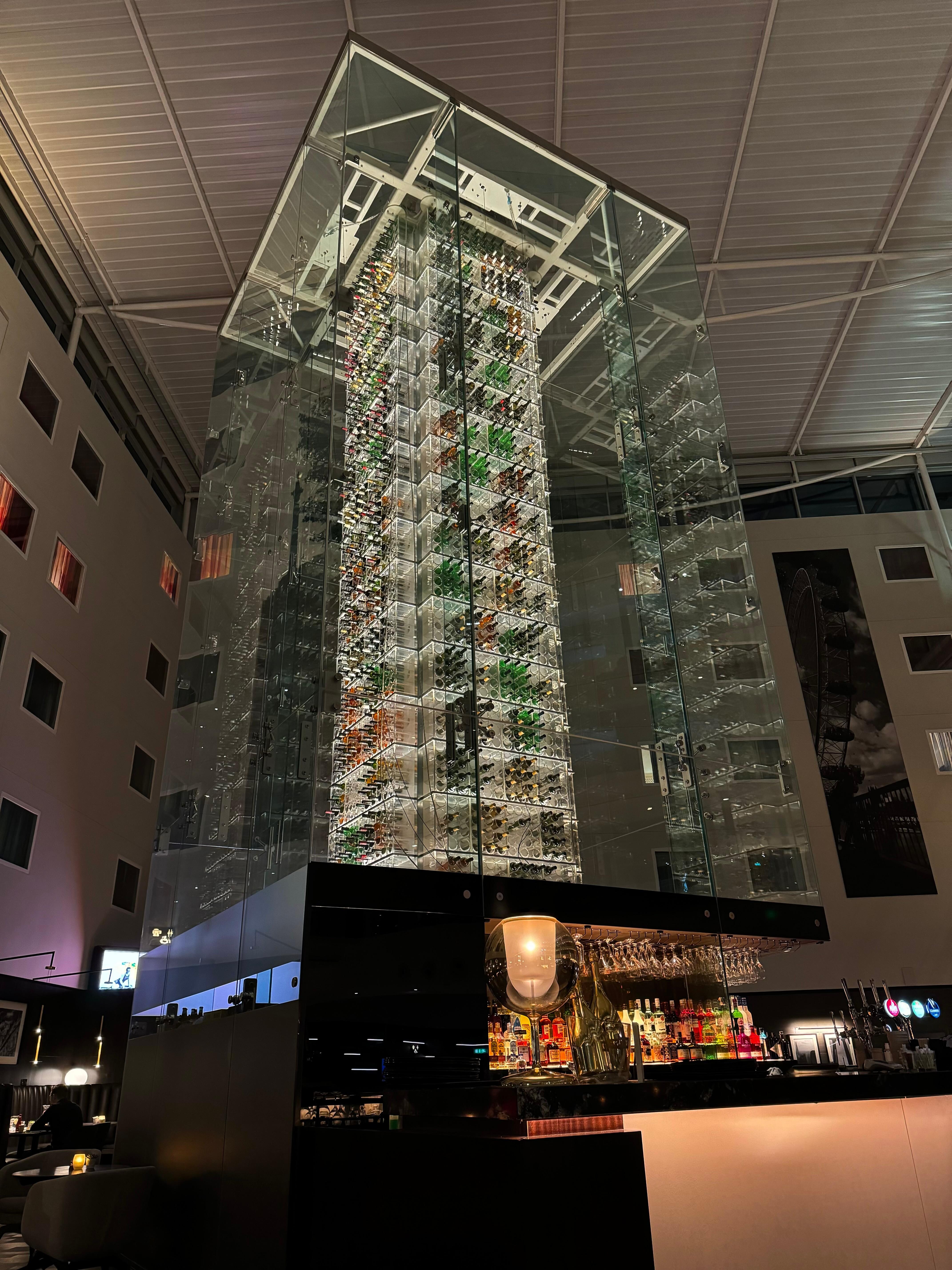 Lobby/bar/restaurant