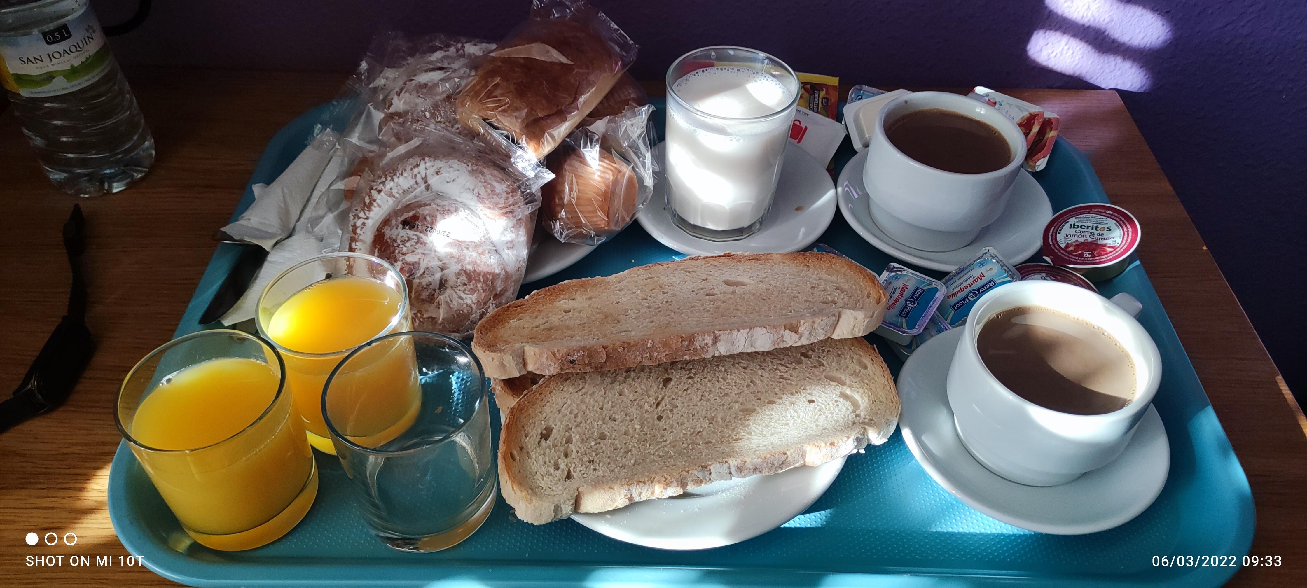 Desayuno para tres. 