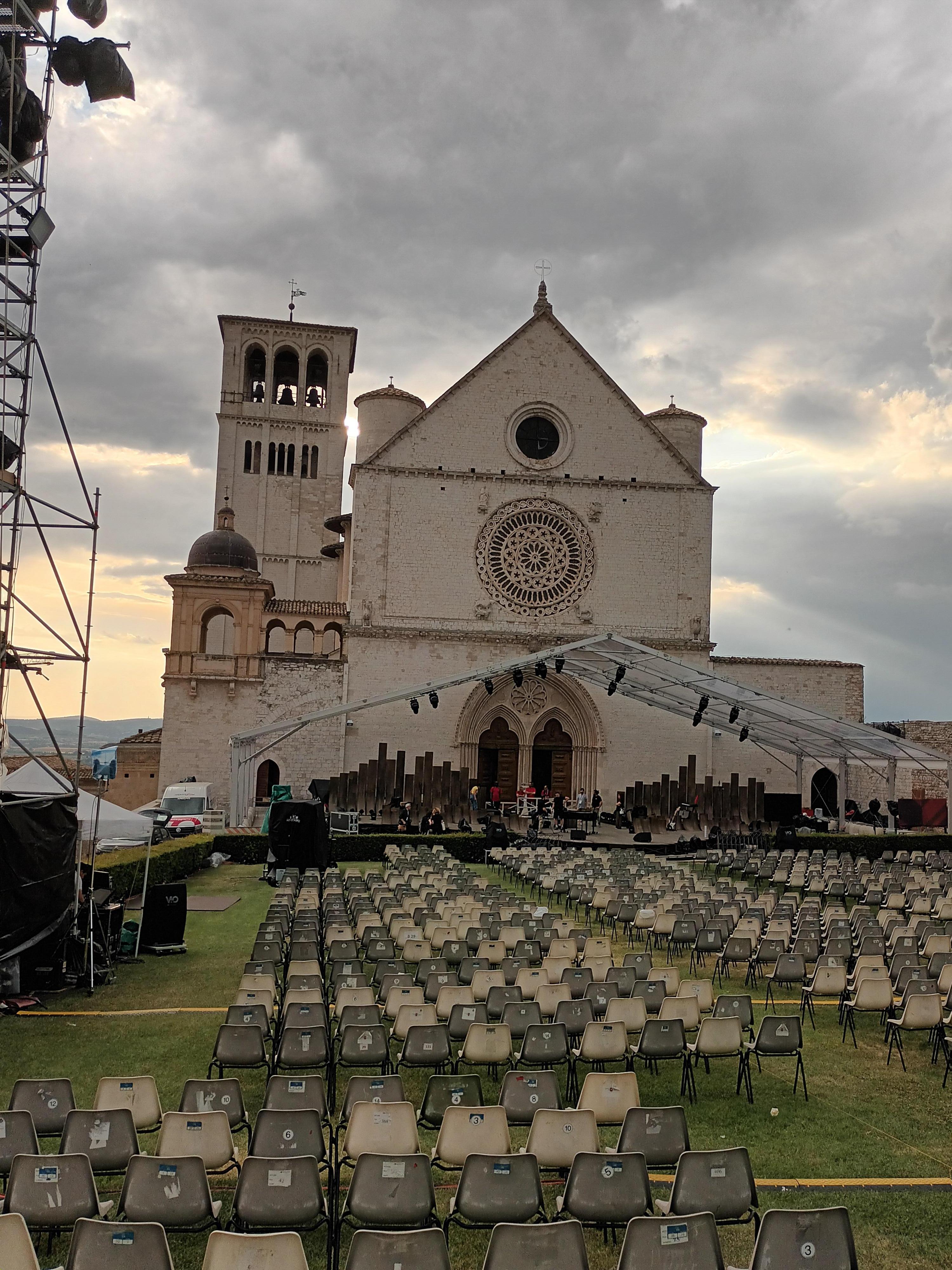 Préparation concert RAI devant Saint-François d'Assise