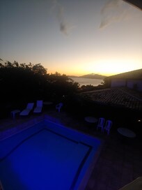 Piscina mais reservada.