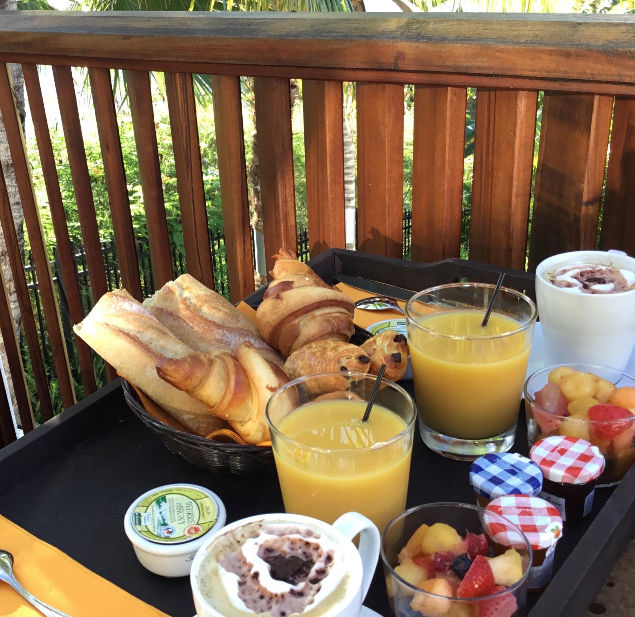 Breakfast on the Vanilla balcony.