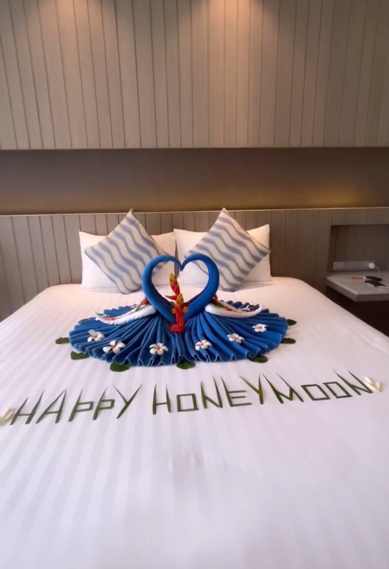 Honeymoon decoration