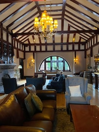 Sitting room/ entrance