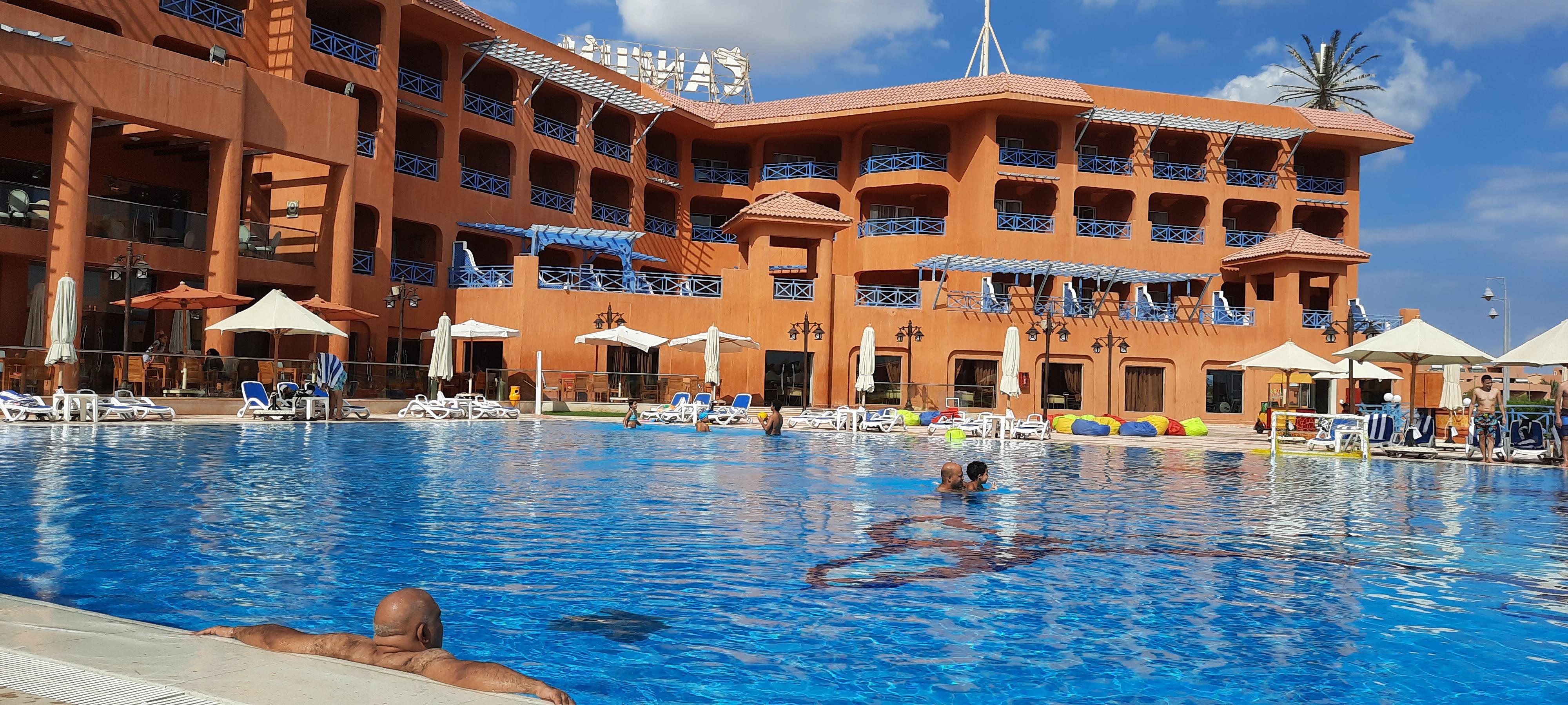 View of the hotel and the swimming pool