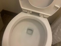 Baño muy sucio