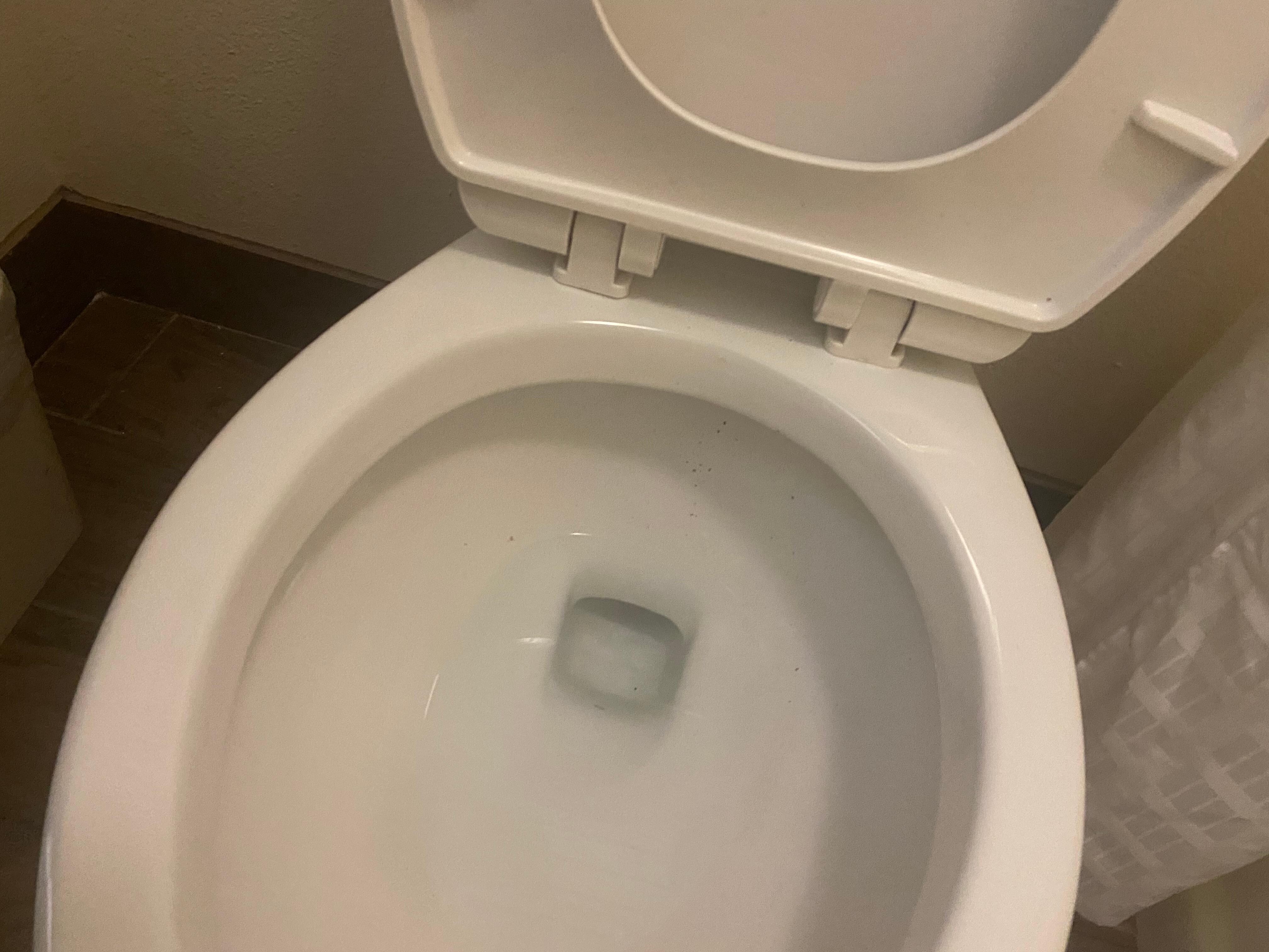 Baño muy sucio
