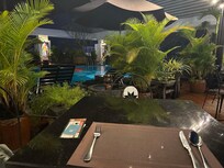 Poolside tabel for dinner