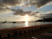 Coucher de soleil sur la plage de l'hôtel
