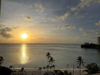 日の入り前にホテル玄関前で撮影