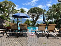 Área da piscina, com vista para o Mar.