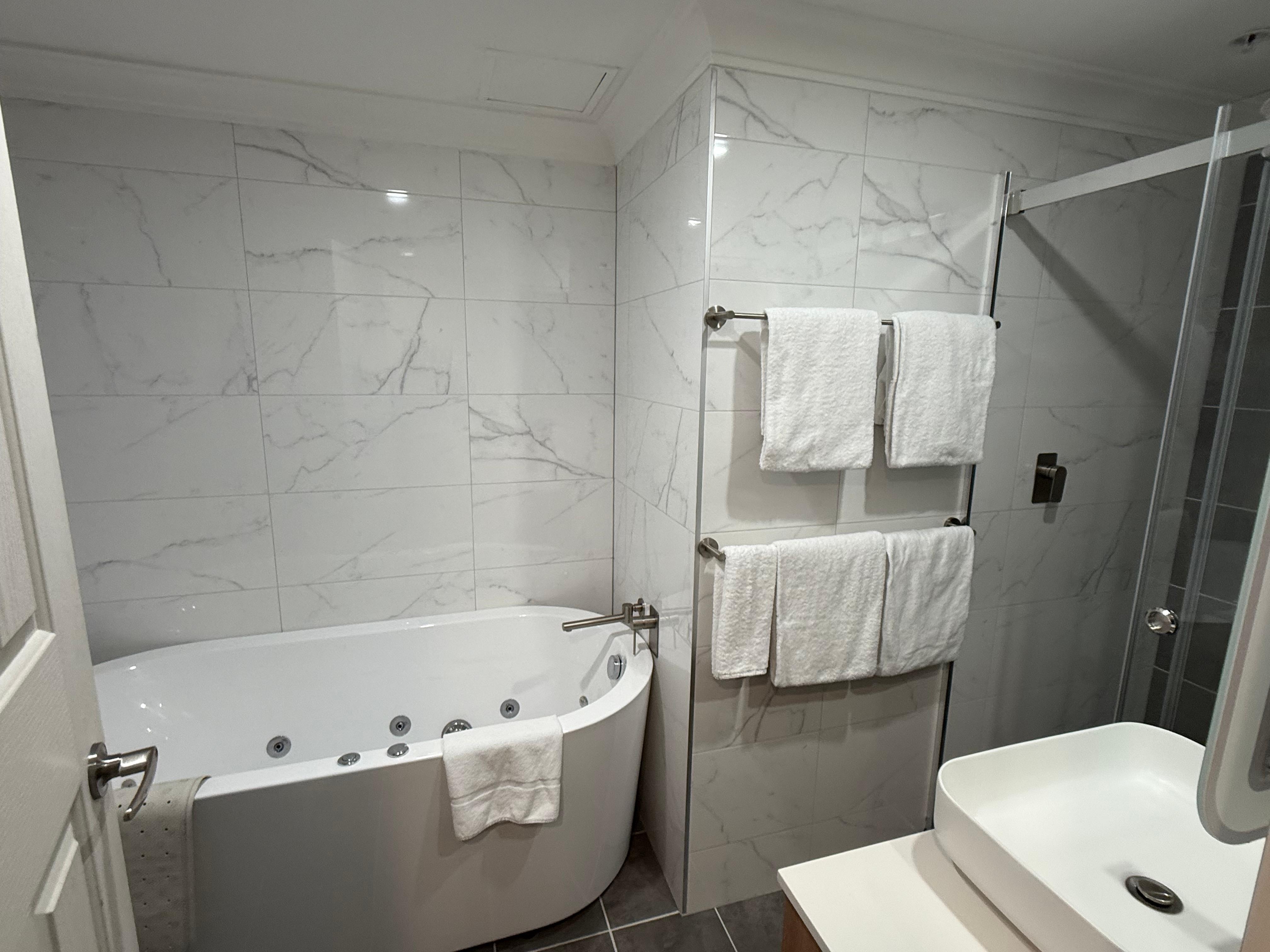 バスタブのあるバスルームが1つありました。ベッドルーム外にあるので家族全員が利用しやすいです。