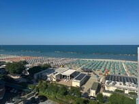 Utsikt fra veranda på rom 1 i sjette etg.