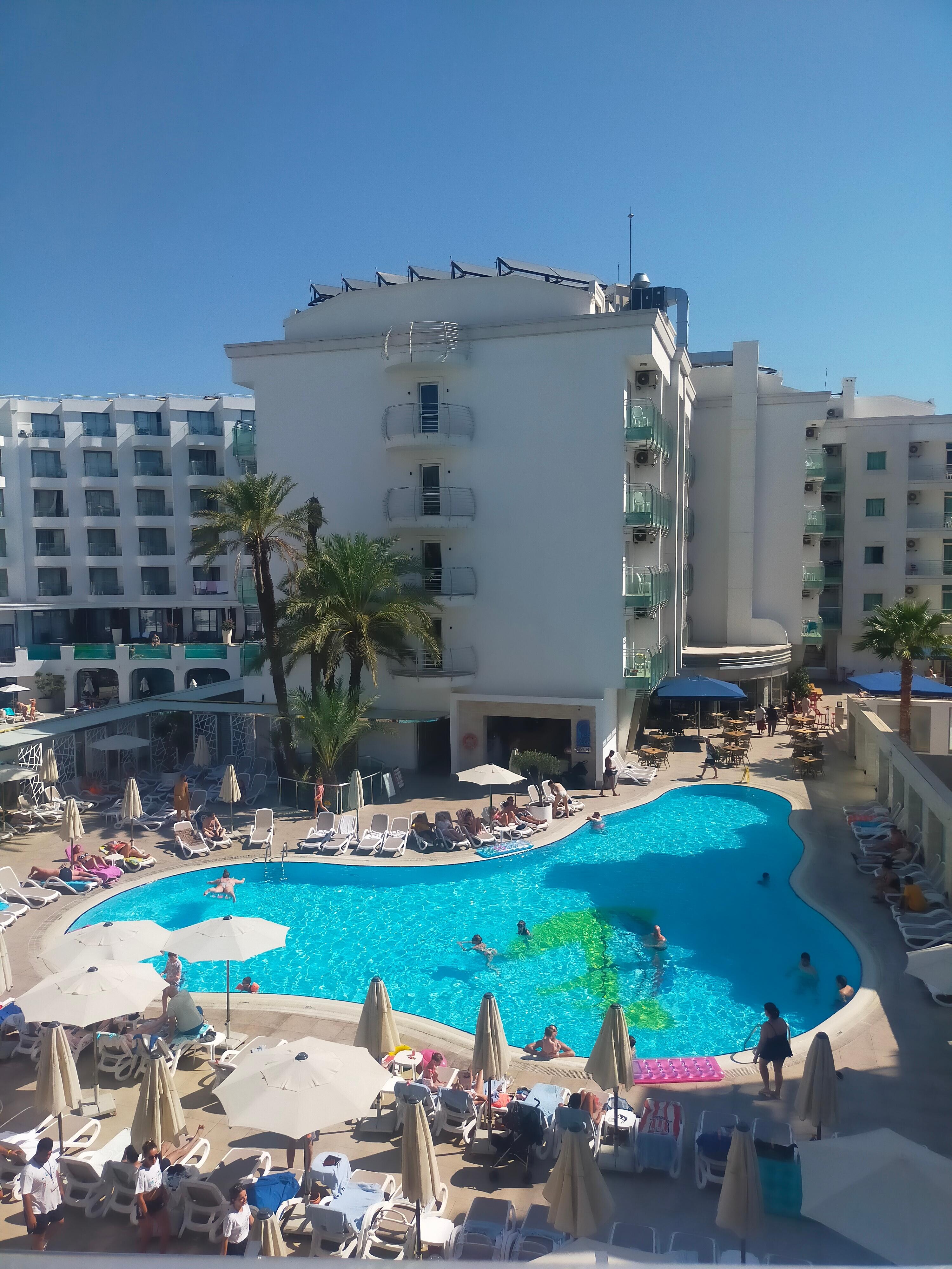 Otel odası manzarası, gece çok daha güzel... 