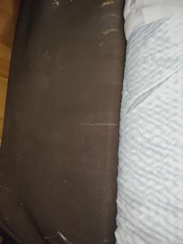 Another side of the gross bed skirt