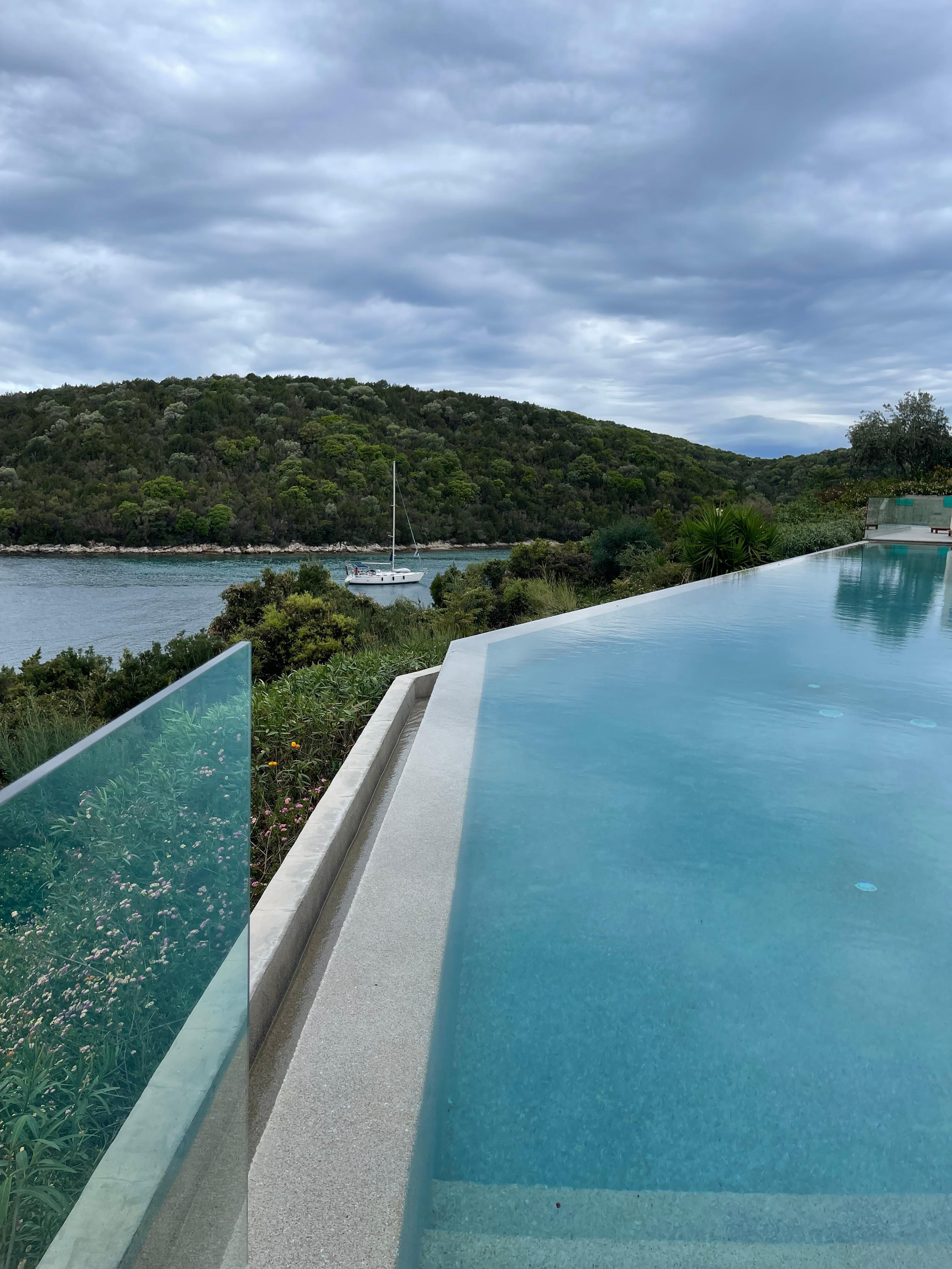 Adult infinity pool