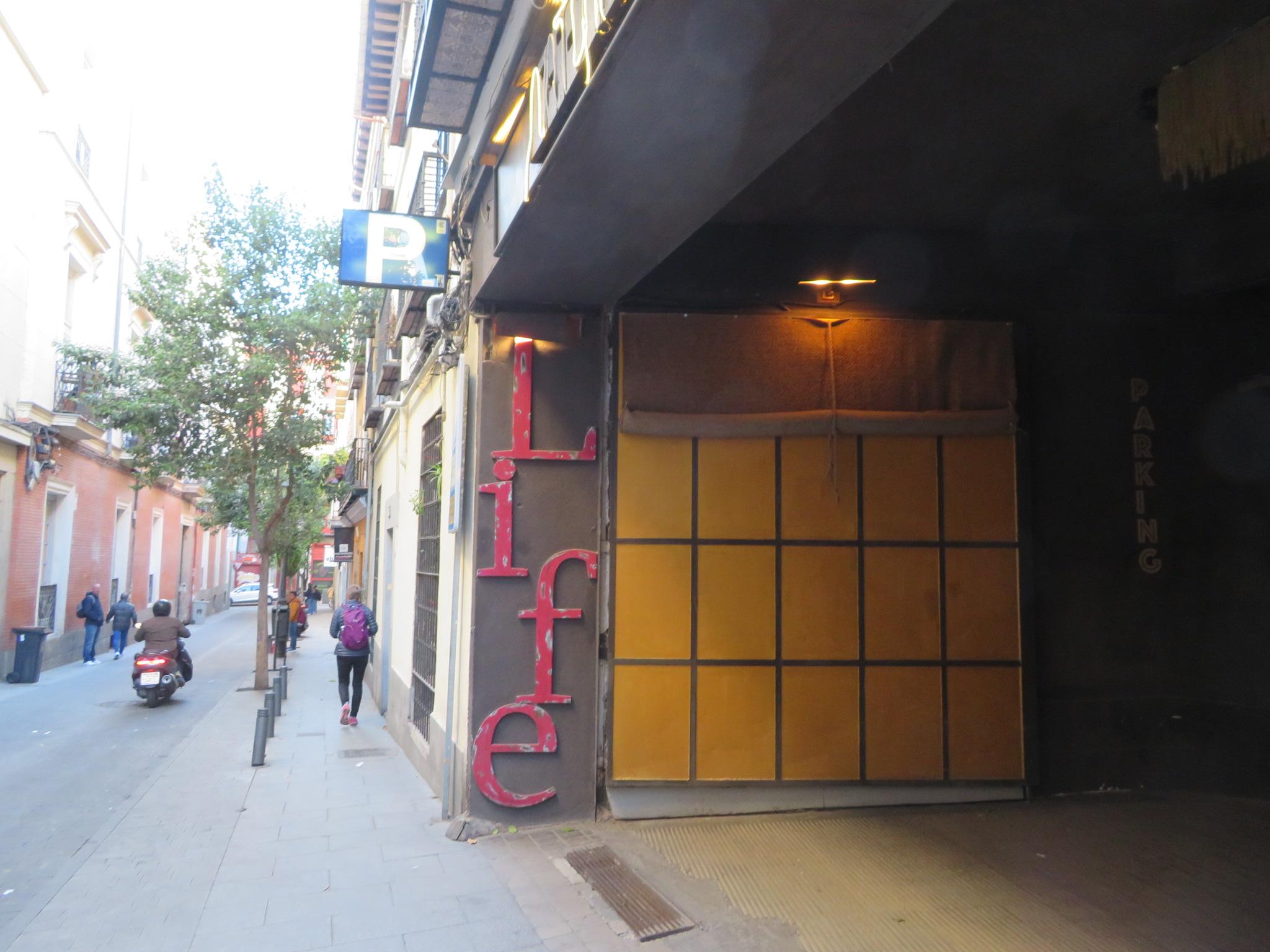 Life Gran Via
Garage entrance