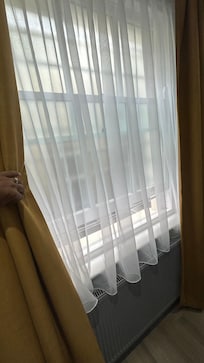 Janela. Como ficamos no andar inferior, a nossa janela não tinha vista.