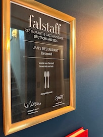 I tillegg til en stjerne i Michelin-guiden