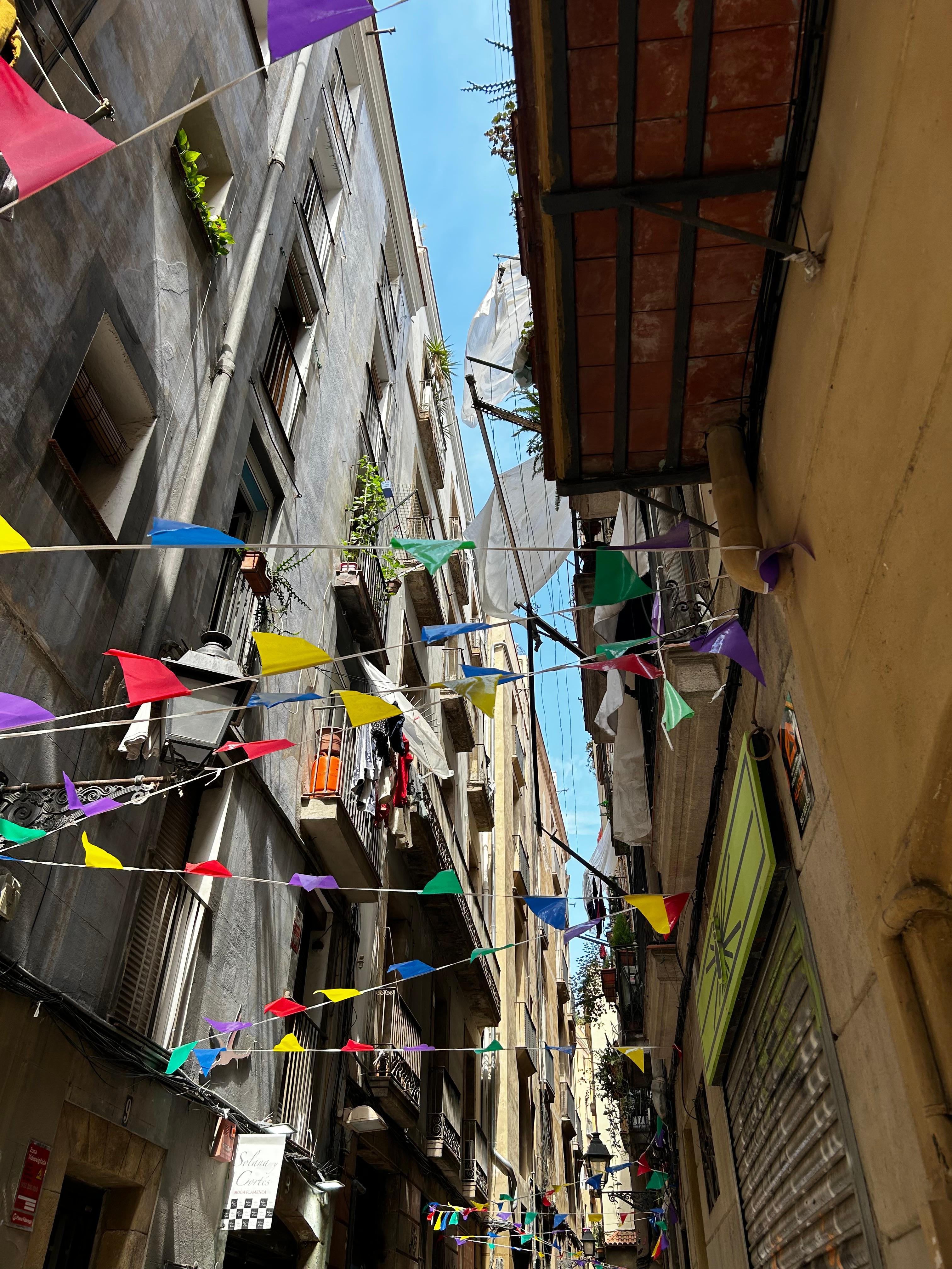 Rue amenant à l’hôtel.