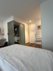 Ganze Zimmer