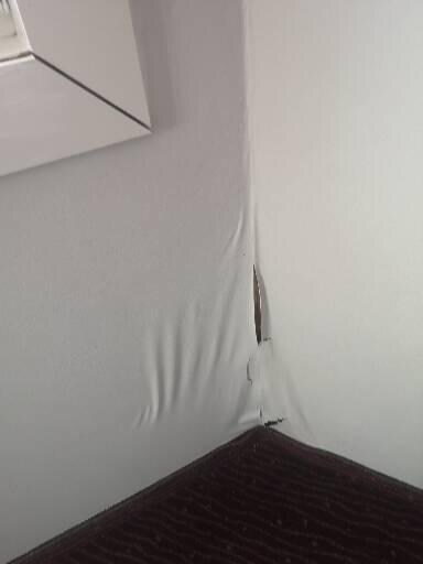 Dans la deuxième chambre